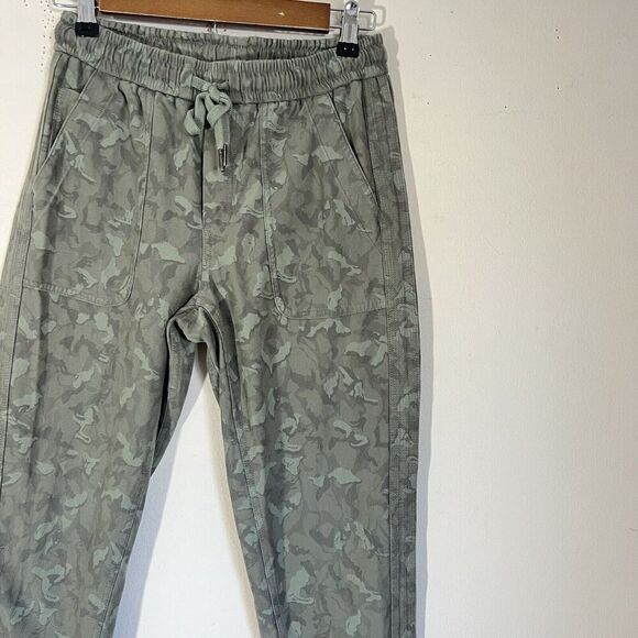 Athleta Pants Womens Size 0 Green Camo Farallon Jogger Elastic Waist Pockets - Picture 3 of 8